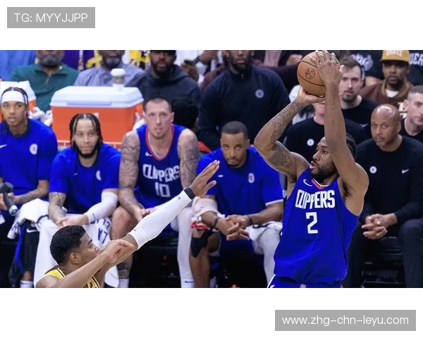 伦纳德快攻补篮得手，快船把胜利带回主场